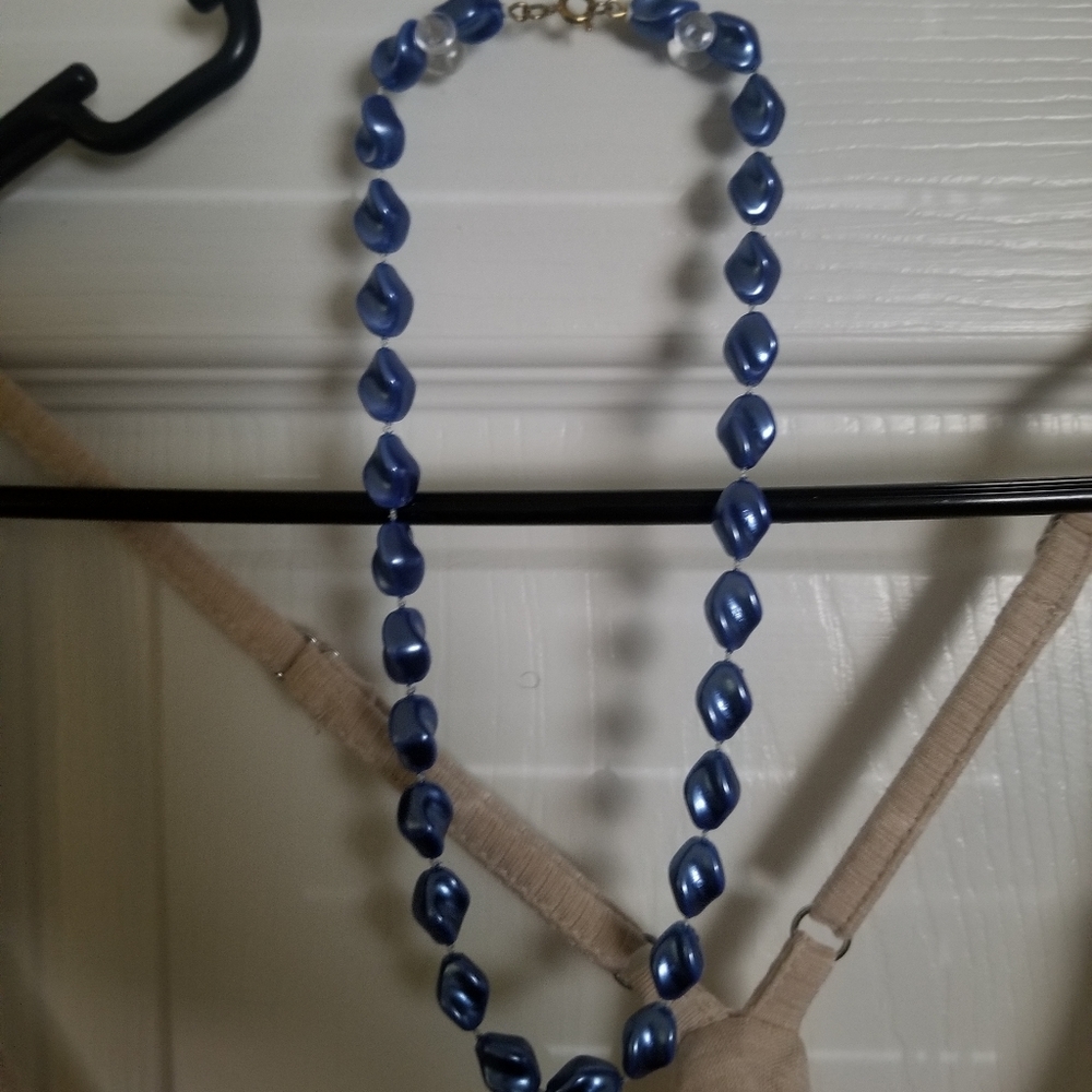 Necklaces - Picture 6 of 8